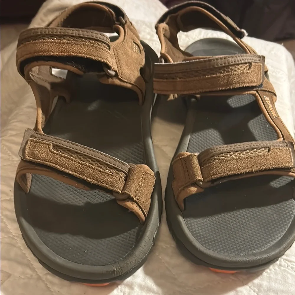 Teva Men’s Brown Outdoor Sandals with‎ Adjustable Straps. Size 10